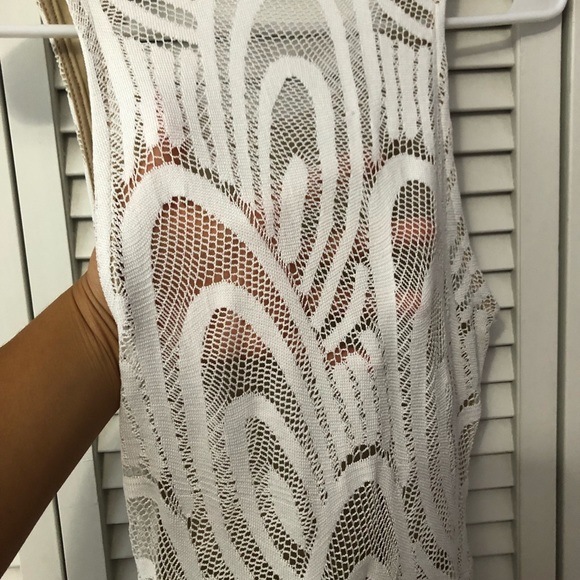 White/nude lace body con dress - Picture 3 of 4